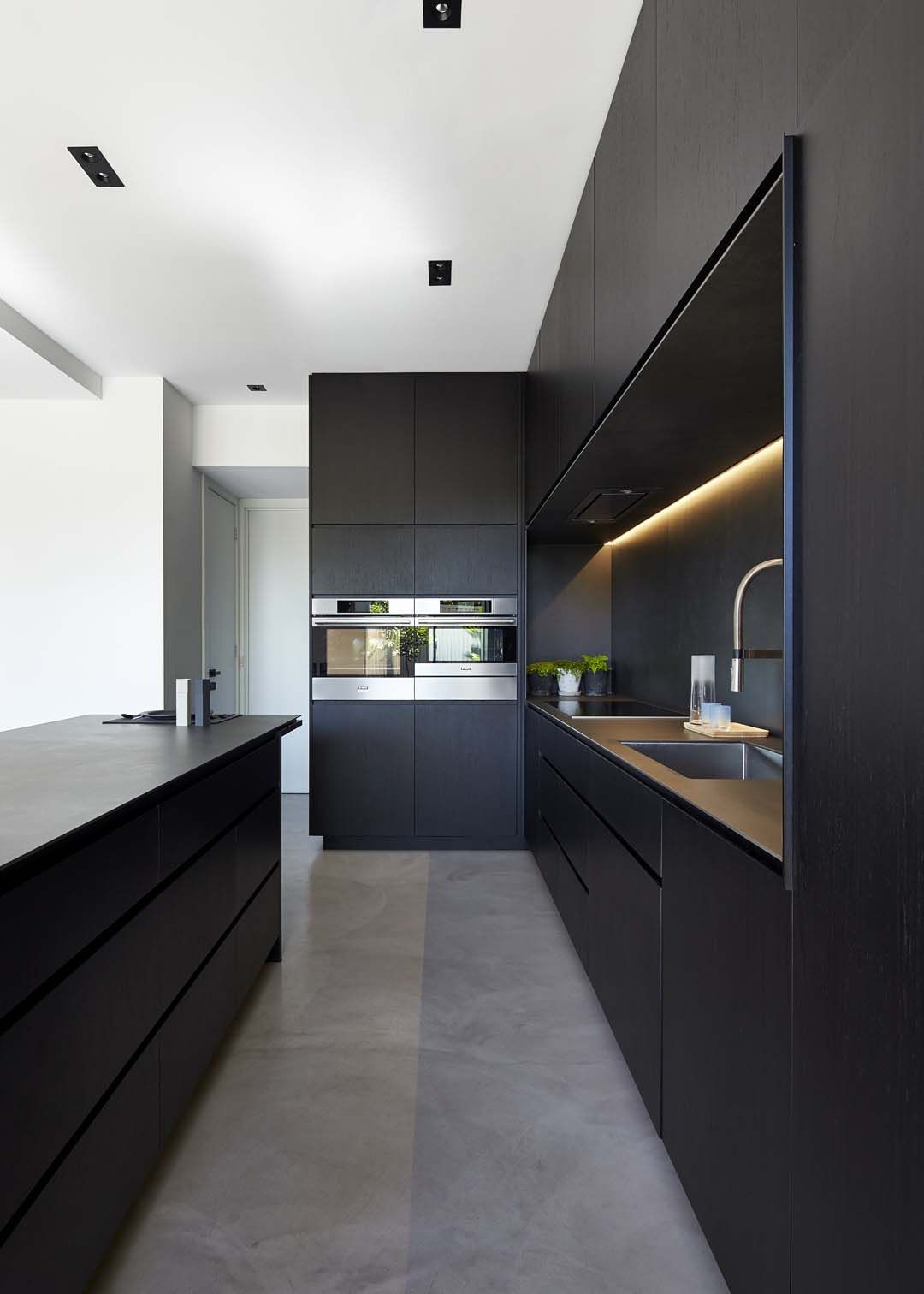 Black Kitchen Designs