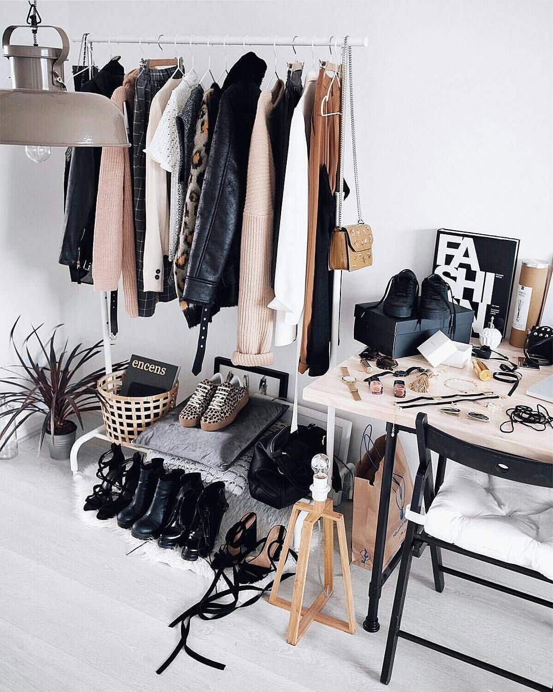 How to Organize a Dressing Room