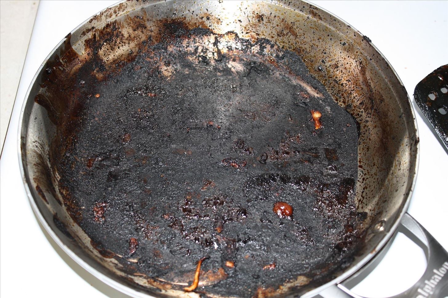 How to Remove Carbon Deposits from a Frying Pan