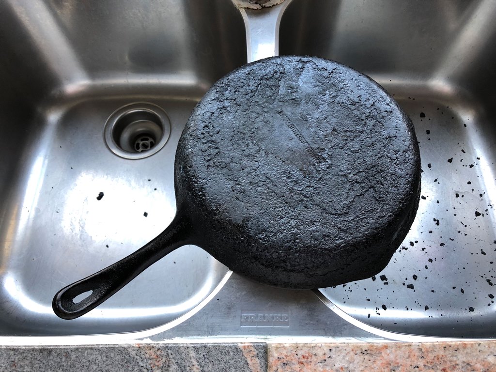 How to Remove Carbon Deposits from a Frying Pan