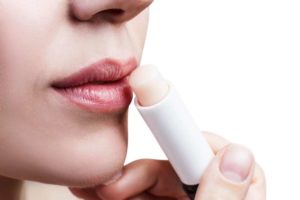 How to Make a Homemade Lip Balm: Easy & Quick Tricks