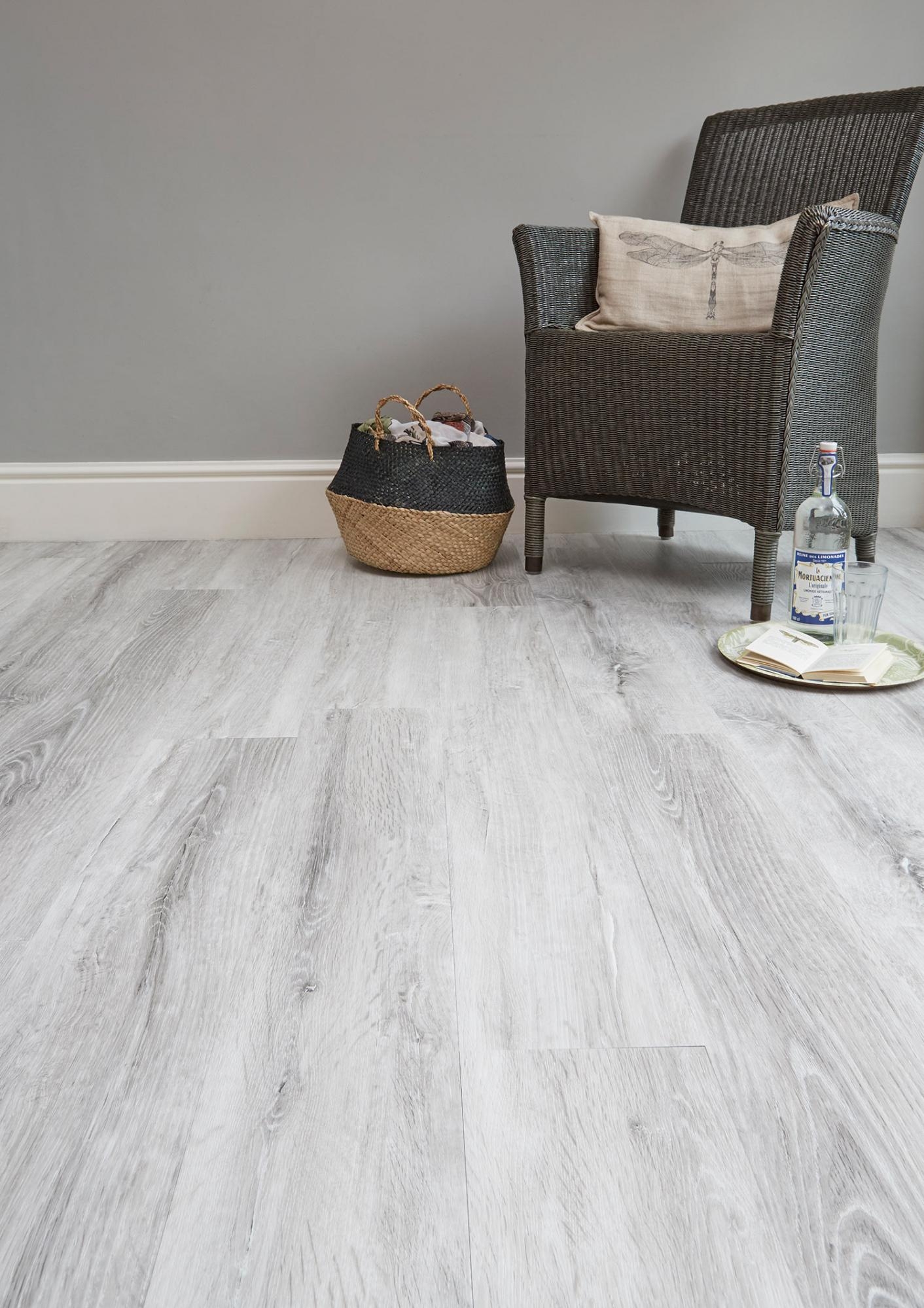 Laminate Flooring With Pros Cons, Is Vinyl Flooring Expensive