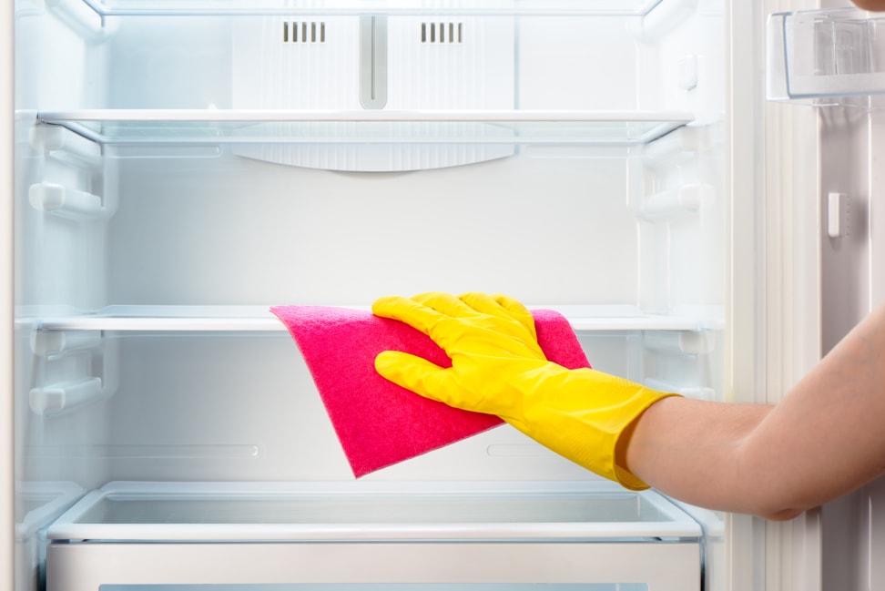 How to Clean a Refrigerator Step by Step
