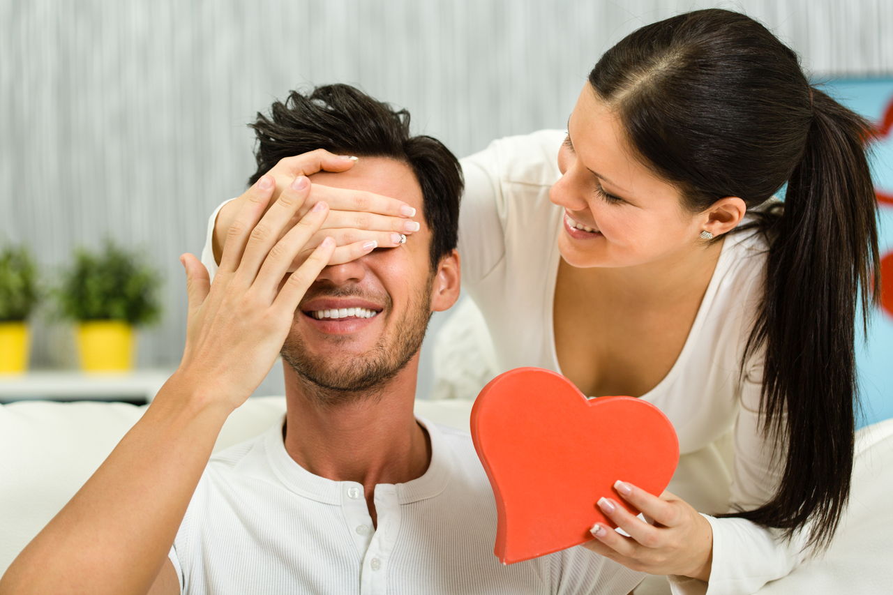 Romantic Ways to Surprise Your Boyfriend