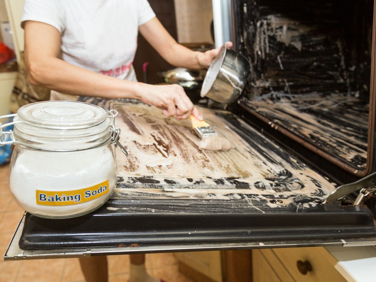 How to Clean The Oven