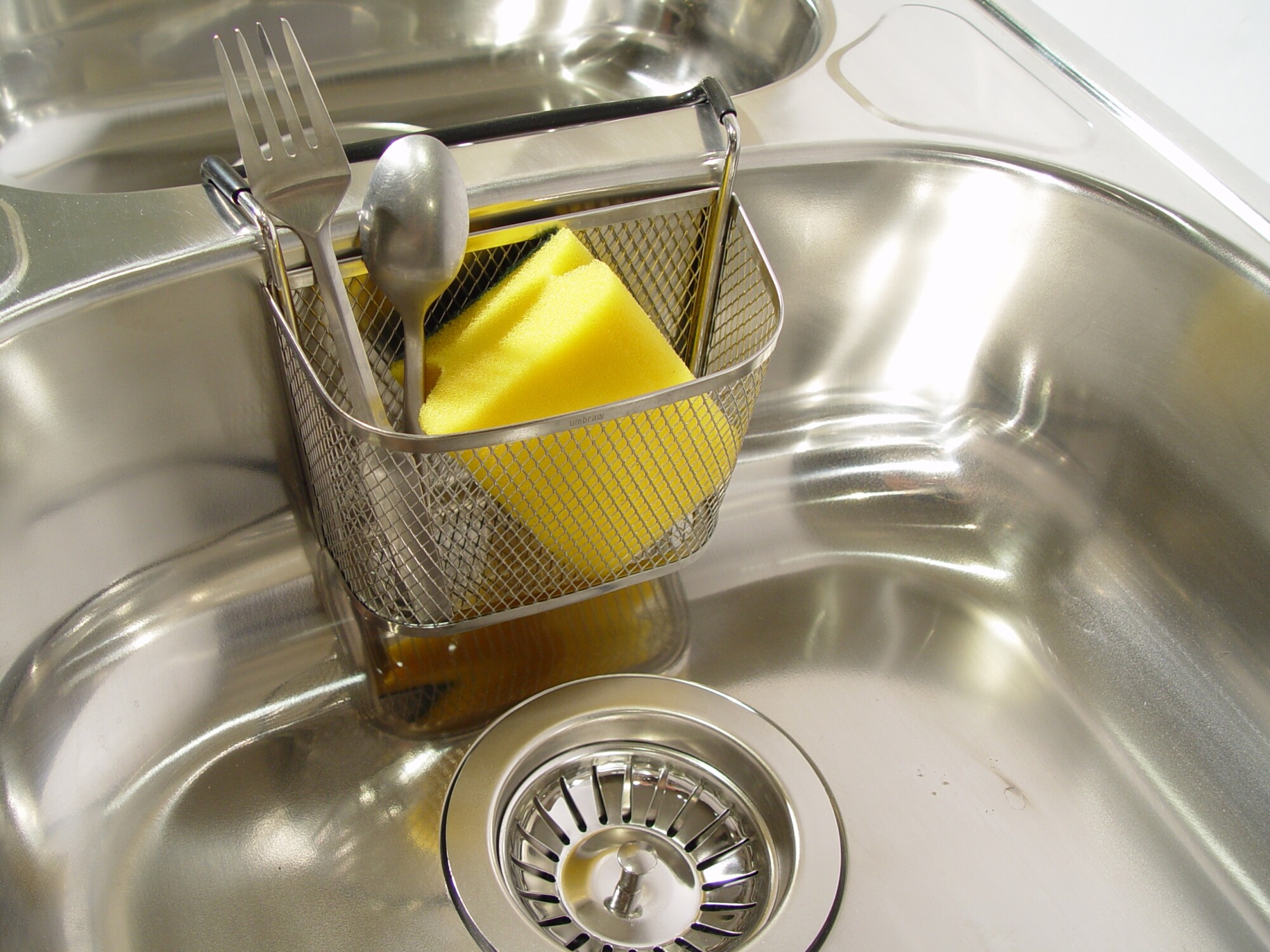 How To Clean Kitchen Sink