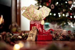 6 Innovative and Fun Ideas to Deliver Christmas Gifts
