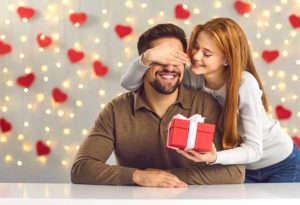 14 Amazing Gift Ideas for Boyfriend to Make Him Feel Special