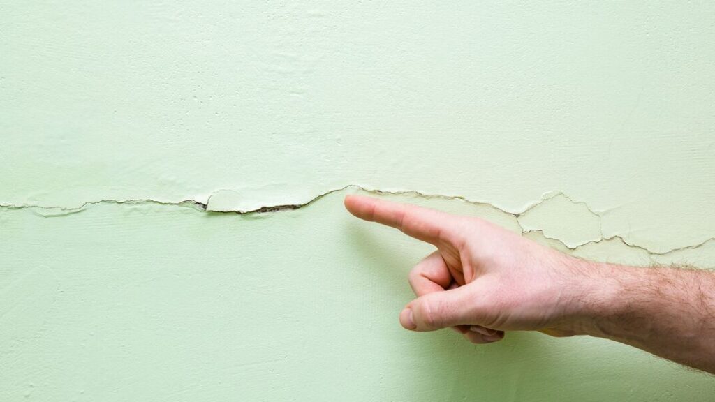 How to Repair Small Cracks in The Walls